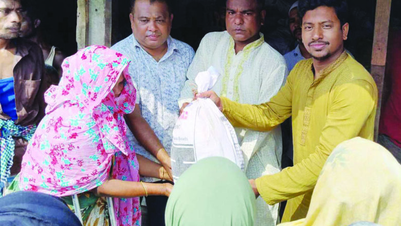 মীরসরাই পৌর বাজারে মানবিক পণ্য দিলেন নুরুল আবছার সেলিম