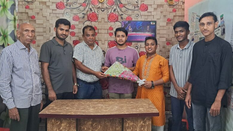 ইঞ্জিনিয়ারিং স্কলারশীপে চায়না যাচ্ছে নিয়াজ উদ্দিন নিপু : ফুলেল শুভেচ্ছা ।