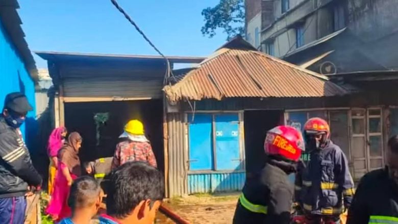 বারইয়ারহাটে হলুদ মরিচের কারখানায় অগ্নিকান্ড।