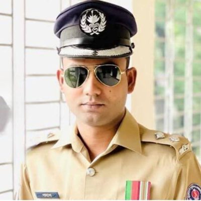 চট্টগ্রামে নিজ অফিসে এএসপির মৃত্যু  ‘বউ যেন সব স্বর্ণ নিয়ে যায়, বাকি সবকিছু মায়ের জন্য’