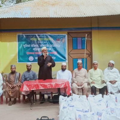 রহমতাবাদ আন নূর পাঠাগারের উদ্যোগে ইফতার সামগ্রী বিতরণ
